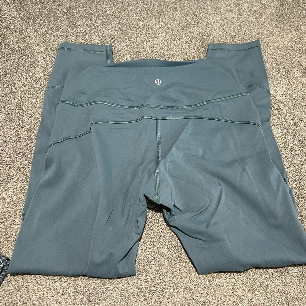 Lululemon size 6